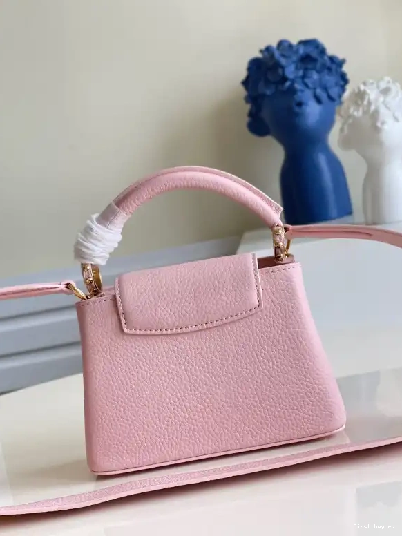 First bag ru LOUIS MINI CAPUCINES VUITTON 0623